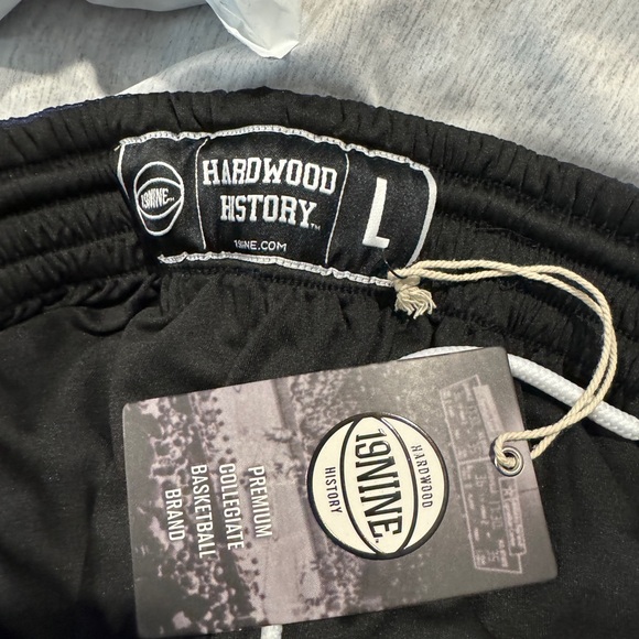 19NINE UCONN Basketball Retro Practice Shorts NWT! - Picture 2 of 4